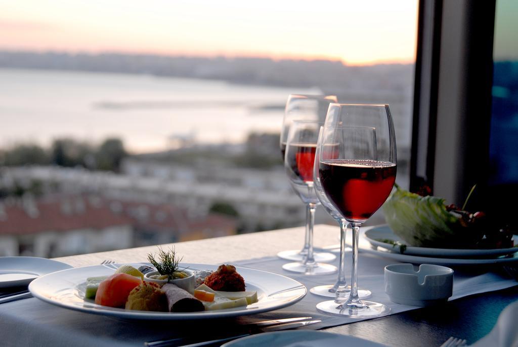 Eser Premium Hotel & Spa Büyükçekmece Exteriör bild A view of the Aegean Sea from the hotel