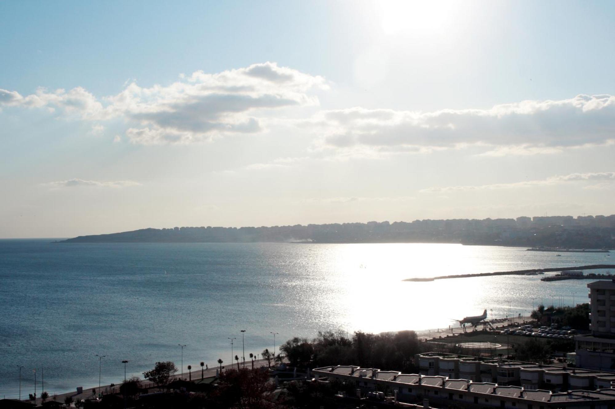 Eser Premium Hotel & Spa Büyükçekmece Exteriör bild View of the Sea of Galilee