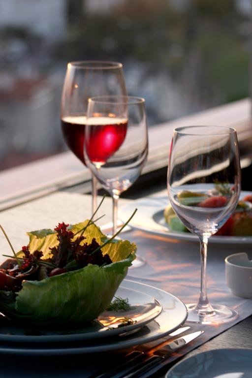 Eser Premium Hotel & Spa Büyükçekmece Exteriör bild Wine glasses