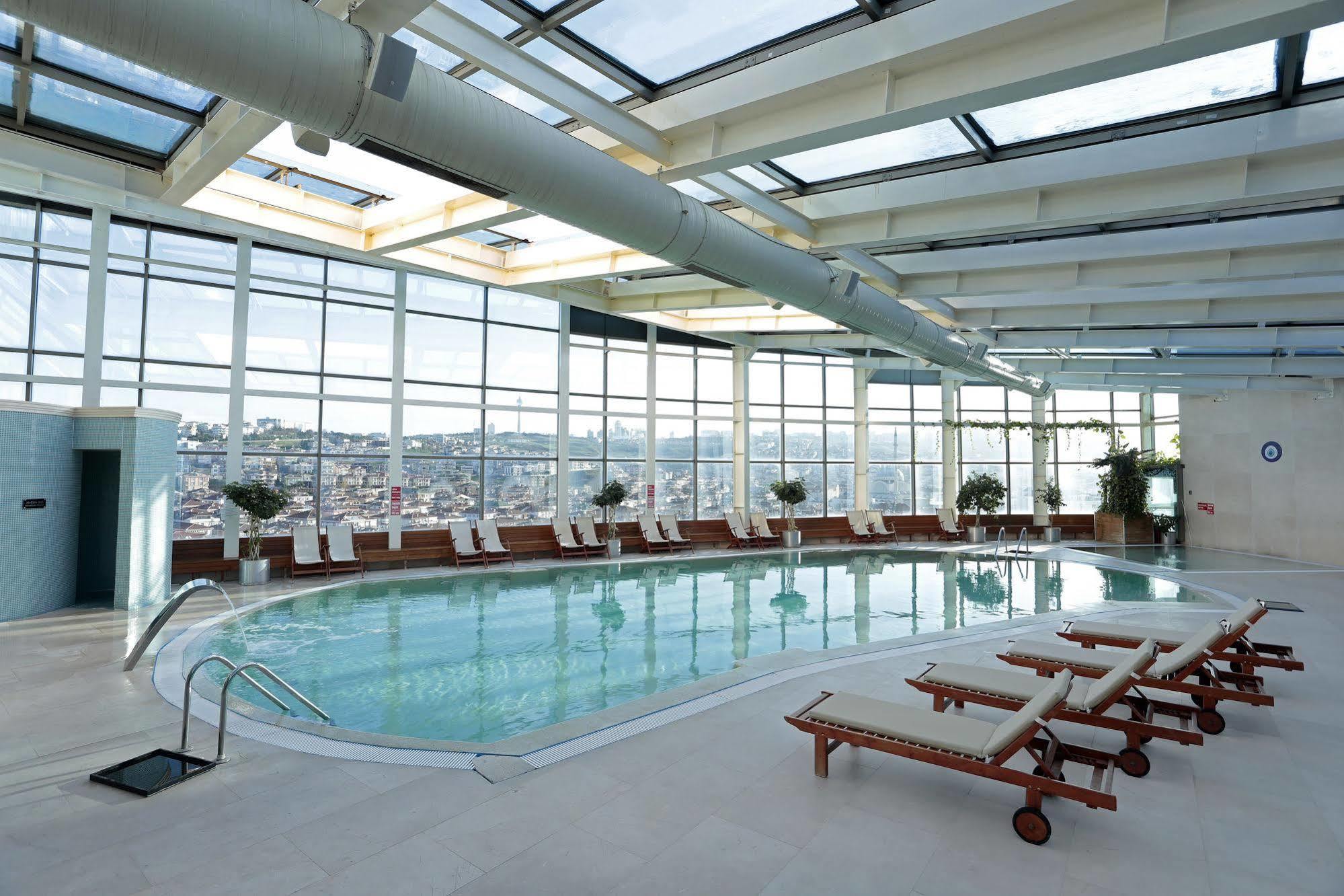 Eser Premium Hotel & Spa Büyükçekmece Exteriör bild The pool at the Westin Palace, Brussels
