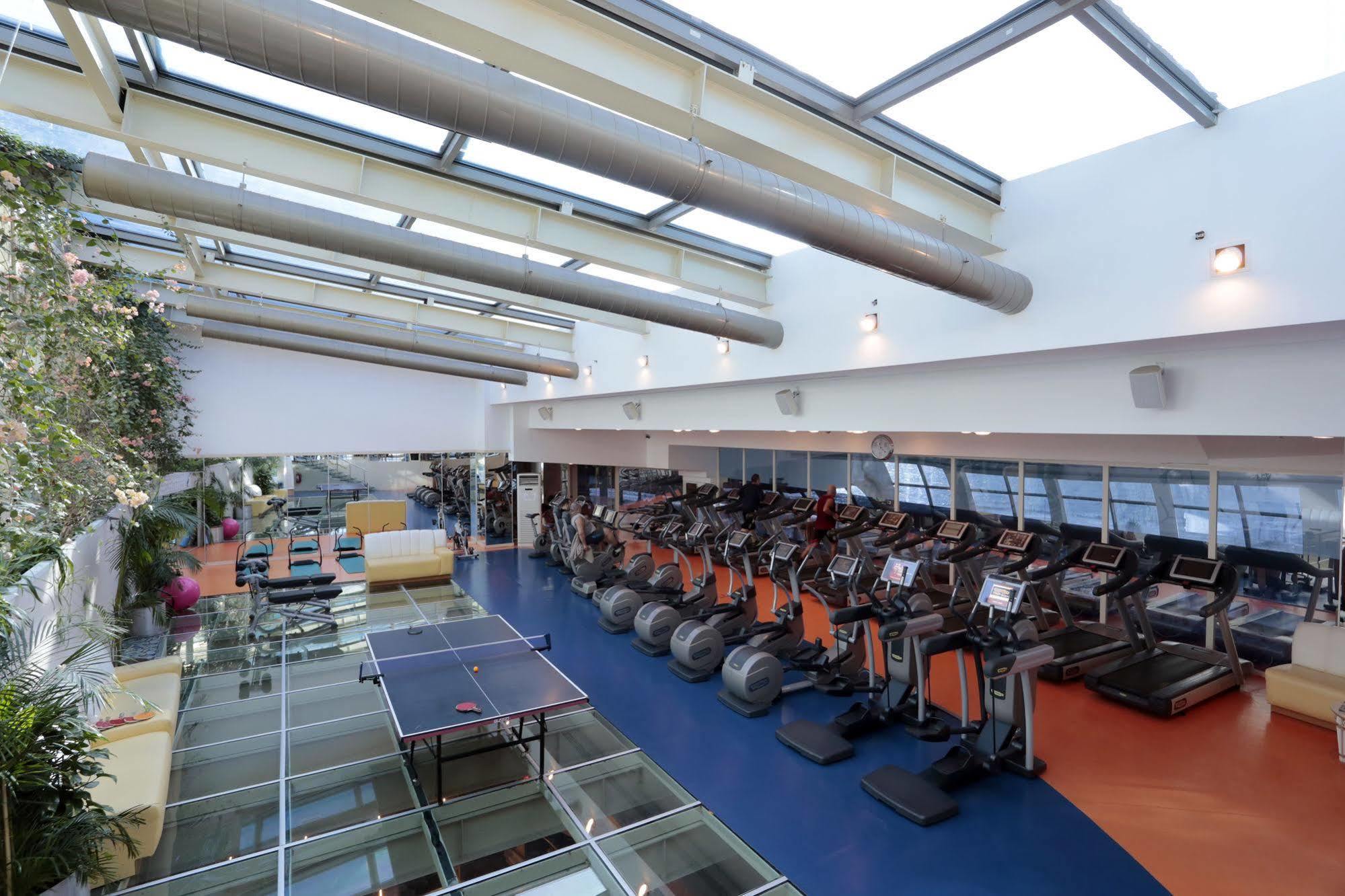 Eser Premium Hotel & Spa Büyükçekmece Exteriör bild The Sports and Leisure Centre