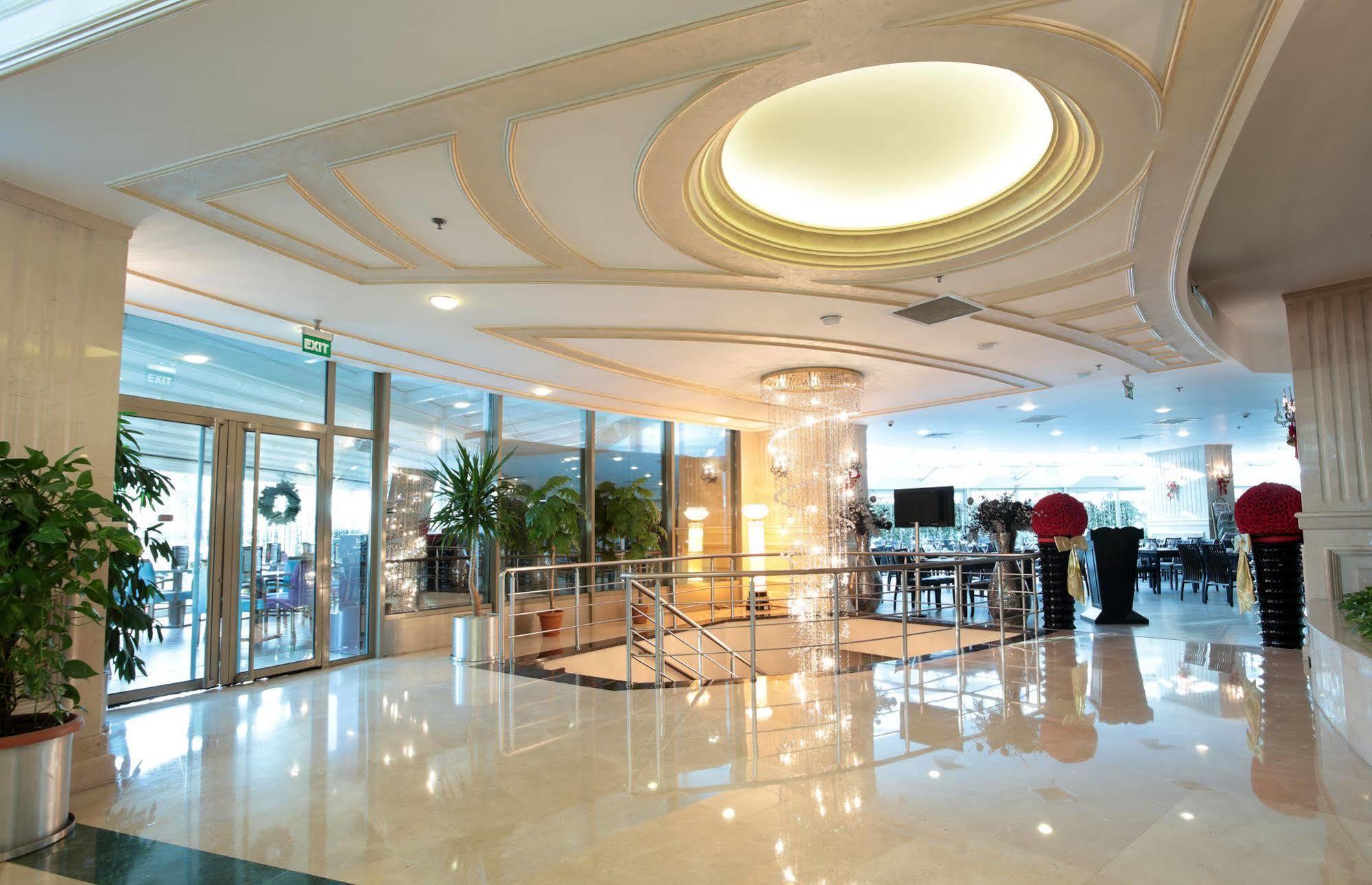 Eser Premium Hotel & Spa Büyükçekmece Exteriör bild Lobby